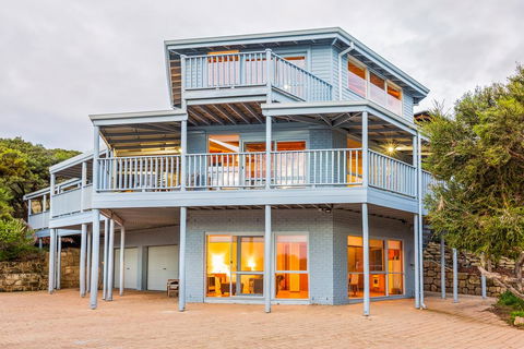 Yallingup's Best Located Beach House - Accommodation Georgetown 0