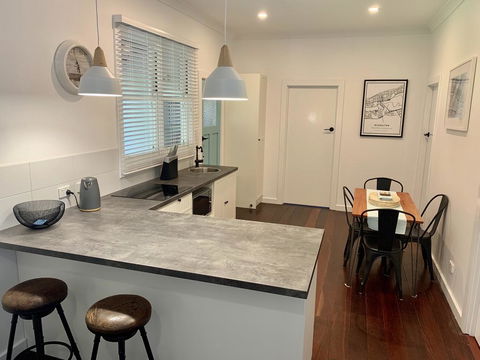 Yaringa Cottage...by The Sea - Accommodation Georgetown 2