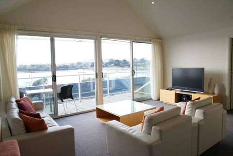 York Cove Holiday Hotel - Accommodation Georgetown 2