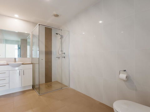 Maison De La Mer 30 Mulubinda Parade - Luxurious, Linen, Aircon And Panoramic Views - Accommodation Georgetown 2