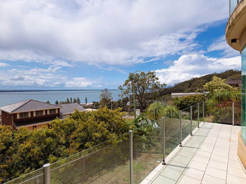Maison De La Mer 30 Mulubinda Parade - Luxurious, Linen, Aircon And Panoramic Views - Accommodation Georgetown 3