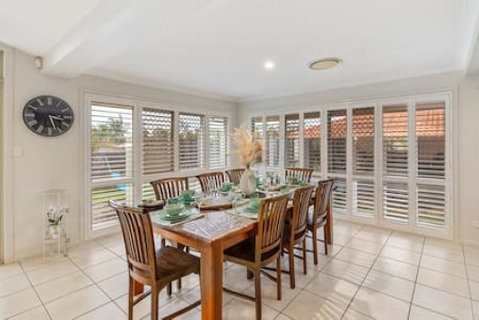 4 Bedroom Spacious Cozy Family Retreat Parkinson - Accommodation Georgetown 3