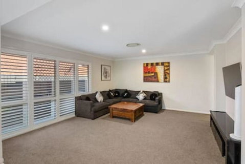 4 Bedroom Spacious Cozy Family Retreat Parkinson - Accommodation Georgetown 4