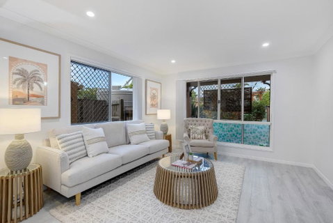 5 Bedroom With Inground Pool In Parkinson - Accommodation Georgetown 2