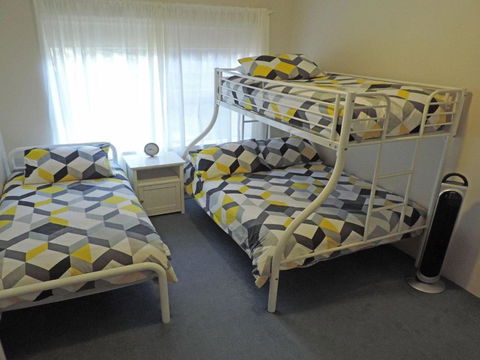 Adriana 3 Unit With A Backyard - Accommodation Georgetown 4
