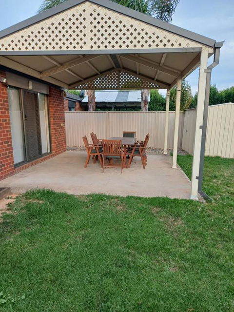 A Beautiful And Spacious Home - Accommodation Georgetown 2