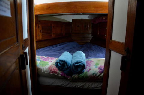 A Boat In The Grampians - Accommodation Georgetown 2