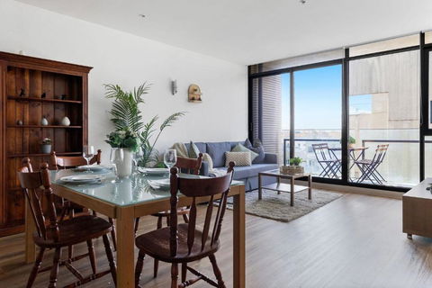 A Chic 2BR Apt Near Melbourne Uni FREE Parking - Accommodation Georgetown 0