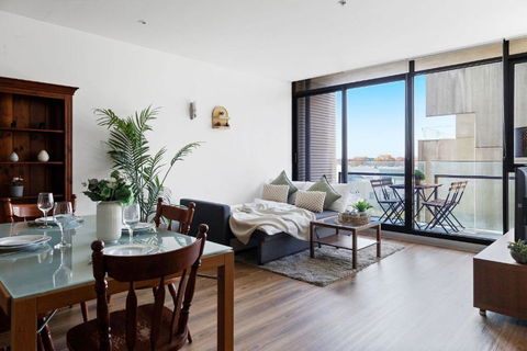 A Chic 2BR Apt Near Melbourne Uni FREE Parking - Accommodation Georgetown 2