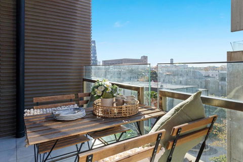 A Chic 2BR Apt Near Melbourne Uni FREE Parking - Accommodation Georgetown 4