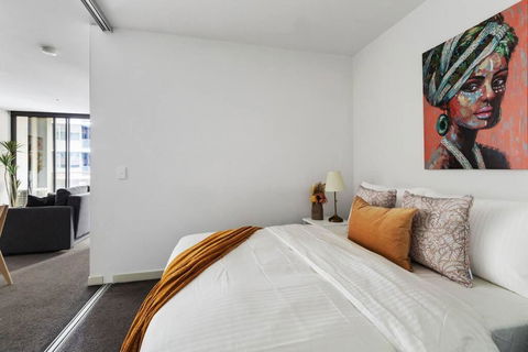 A Chic 2BR Apt Near Southern Cross, With Secure Parking - Accommodation Georgetown 2