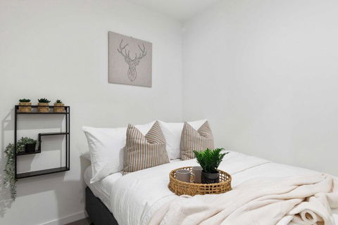 A Chic 2BR Apt Right Next To Melbourne Central - Accommodation Georgetown 4