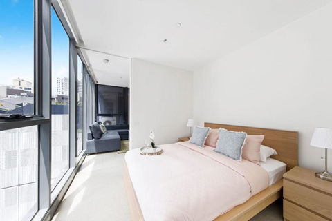 A Chic Apt With A Large Balcony Next To Grand Prix - Accommodation Georgetown 0
