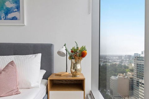 A Chic & Lovely 2BR Apt CBD With City Views - Accommodation Georgetown 1