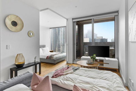 A Chic & Lovely 2BR Apt CBD With City Views - Accommodation Georgetown 3