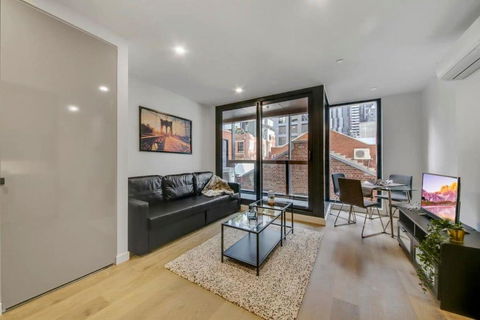 A Comfy 2BR Apt 5-Min Walk To Melbourne Central - Accommodation Georgetown 1