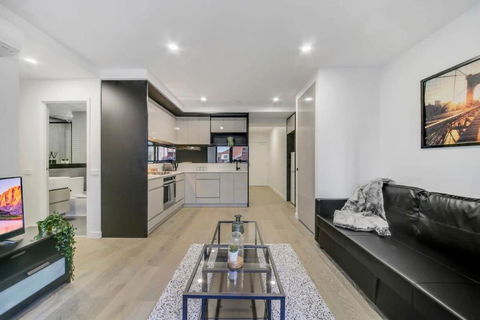 A Comfy 2BR Apt 5-Min Walk To Melbourne Central - Accommodation Georgetown 0