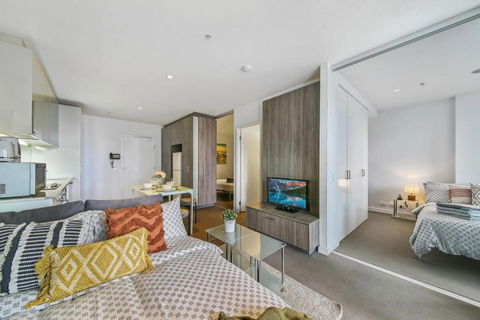A Comfy & Stylish 2BR Apt Near Southern Cross - Accommodation Georgetown 0