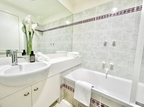 A Cozy 2B2B Apt Next To Carlton Garden W/ Parking - Accommodation Georgetown 1