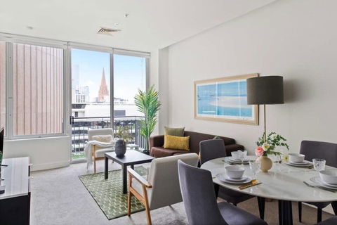 A Cozy 2BR Apt On Collins Near Flinders Station - Accommodation Georgetown 1