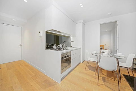 A Cozy & Stylish 2BR Suite In Melbourne CBD - Accommodation Georgetown 4