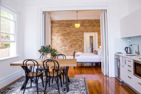 A Designer Apartment With Classic Heritage Details - Accommodation Georgetown 0