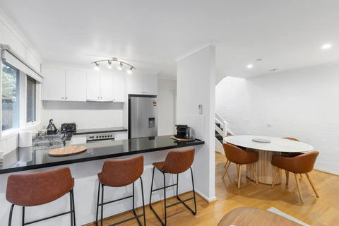 A Home Away From Home In Geelong - Accommodation Georgetown 1