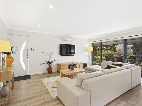 A Homely House 6 Mistral Close - Accommodation Georgetown 2
