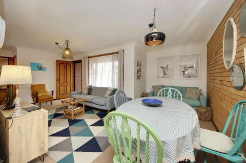 A Little Getaway - 17 Lawson St SWR - Accommodation Georgetown 4