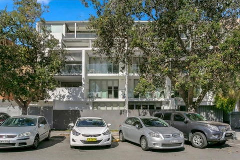 A Modern Two Bedroom Apartment! Quiet, Secure And 1 Minute Walk To Bondi Beach! - Accommodation Georgetown 1