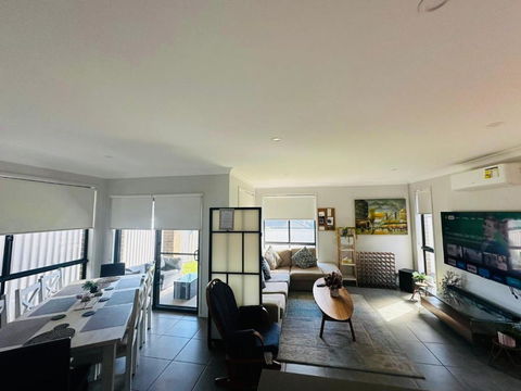 A Private Ensuite With AC And TV - Accommodation Georgetown 0
