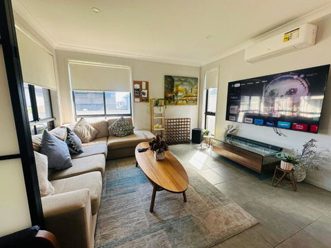 A Private Ensuite With AC And TV - Accommodation Georgetown 1