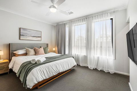 A Plus Location Views Games Balcony BBQ And Dining - Accommodation Georgetown 3