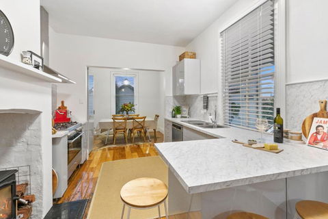 A Sea Pilots Cottage - Accommodation Georgetown 2