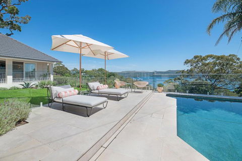 A Slice Of Paradise, Newly Transformed Avalon House With Breathtaking Views - Accommodation Georgetown 0