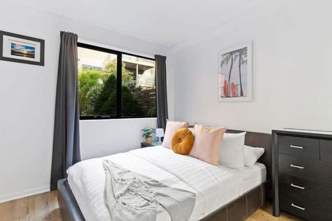 A Spacious 2BR Apt With A Courtyard & FREE Parking - Accommodation Georgetown 1