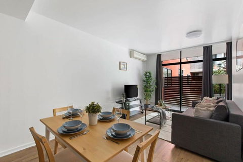 A Spacious 2BR Apt With A Courtyard & FREE Parking - Accommodation Georgetown 4
