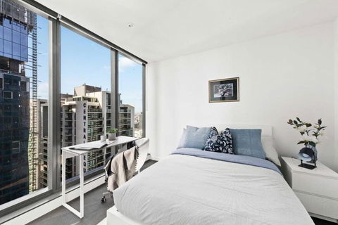 A Stylish 2BR Apt Next To Southern Cross With City Views - Accommodation Georgetown 0