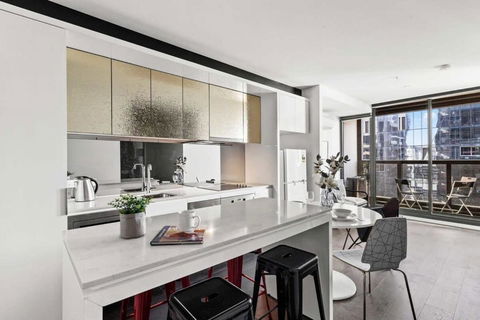 A Stylish 2BR Apt Next To Southern Cross With City Views - Accommodation Georgetown 2