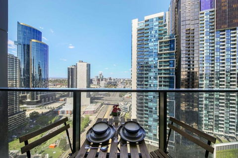 A Stylish 2BR Apt With City Views In Southbank - Accommodation Georgetown 0