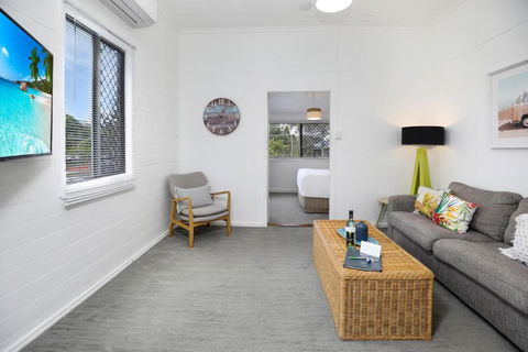 A Touch Of The Bahamas On McKenzie MK3 - Accommodation Georgetown 0