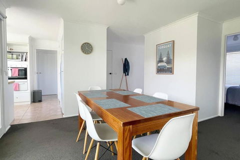 A Wave From It All - Accommodation Georgetown 4