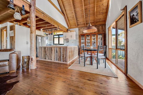 Aarlaur 2 - Charming 2BR Rustic Home L Bath L Fire Pit L WiFi L Air-Con - Accommodation Georgetown 2
