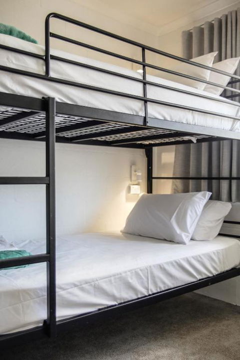 Abode Mooloolaba, Backpackers & Motel Rooms - Accommodation Georgetown 1
