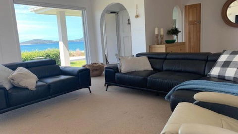 Absolute Beach Front - Accommodation Georgetown 3