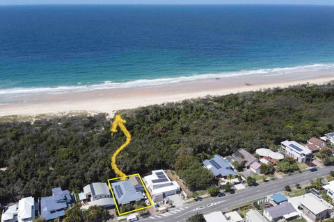 Absolute Beach Front Home -Dogs, Surf, Relax, Bush - Accommodation Georgetown 0