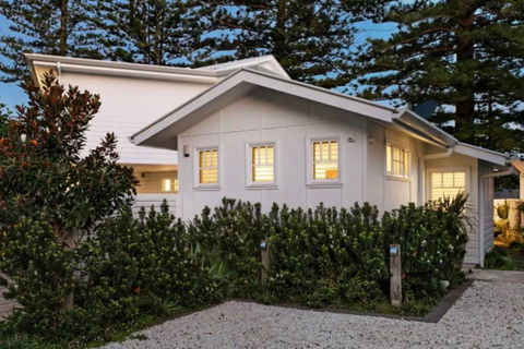 Absolute Beach Front House Panoramic Views - Accommodation Georgetown 2
