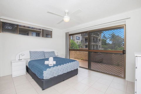 Absolute Beachfront Apartment! - Accommodation Georgetown 4