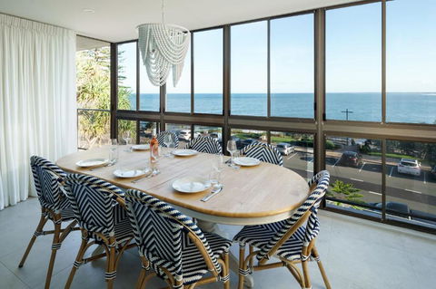 Absolute Beachfront Bliss On Kings Beach - Accommodation Georgetown 0