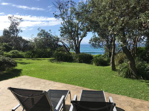 Absolute Beachfront Mollymook - Accommodation Georgetown 2